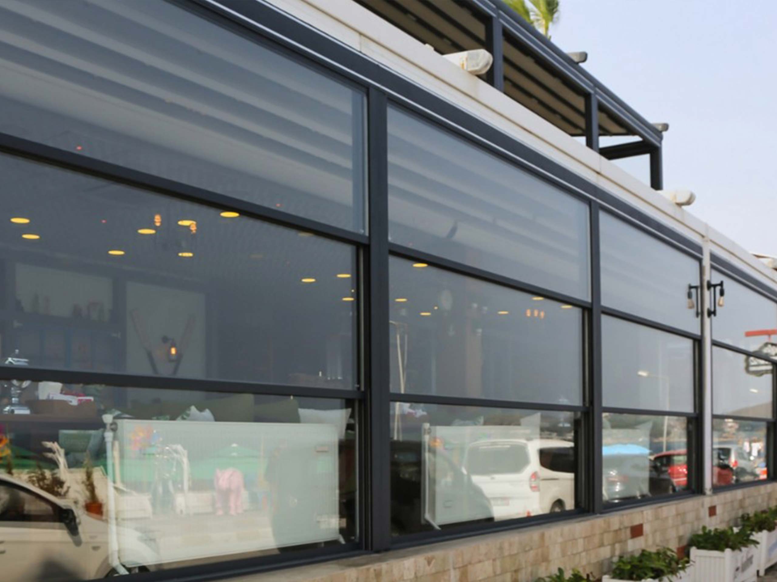 Geam Ghilotină Automat — Imaginea 1 din 11